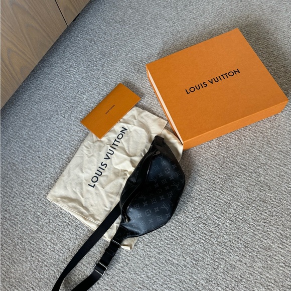 Louis Vuitton Discovery Bumbag PM (Brand New) Never Used. - Picture 2 of 4